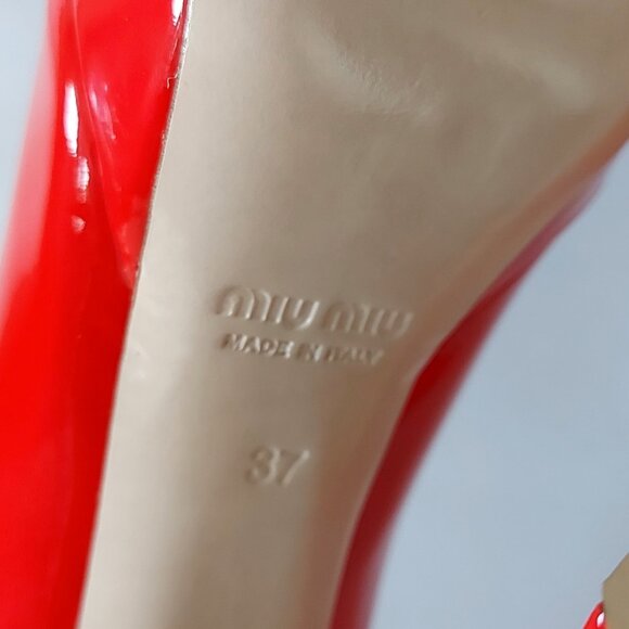 Miu Miu Pumps Size EU 37 Red Patent Leather Peep Toe Comfy Curve Block High Heel - Picture 12 of 13